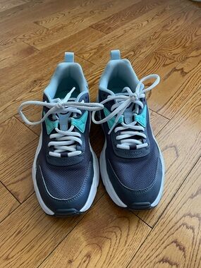 Puma Girls Athletic Sneakers in Teal and Navy Blue